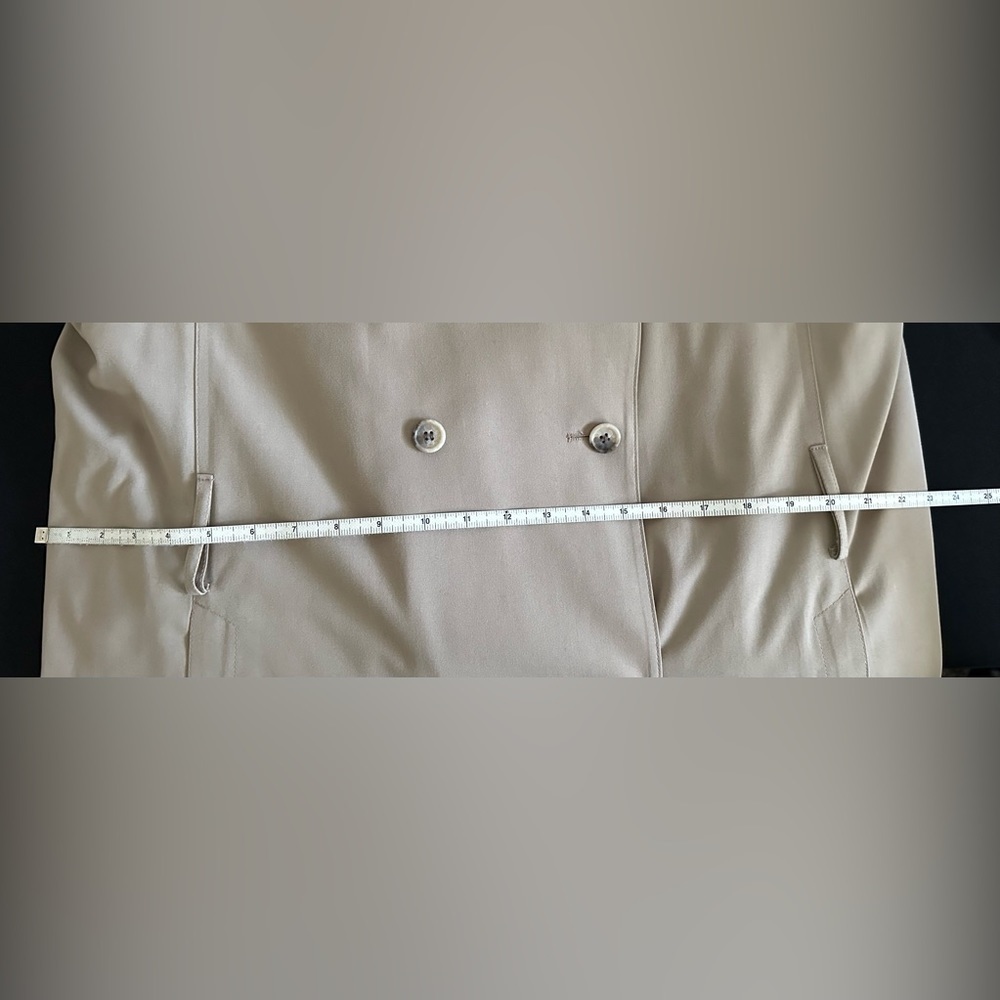 London Fog Classic Trench w/belt and quilted zip out lining in Tan. - Picture 7 of 9